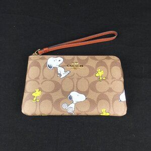 Coach X Peanuts Corner Zip Wristlet Wallet With Snoopy & Woodstock